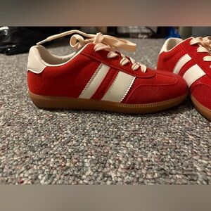 Red shoes size 8 from lane 201